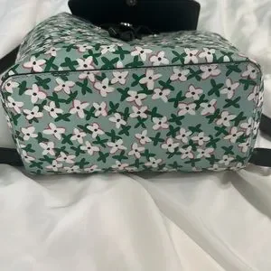 Kate Spade floral green medium Sinch backpack. kate spade | Bags | Kate Spade Floral Green Medium Sinch  main image 2